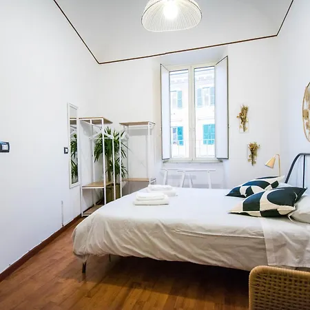 Tibullo House Apartament *