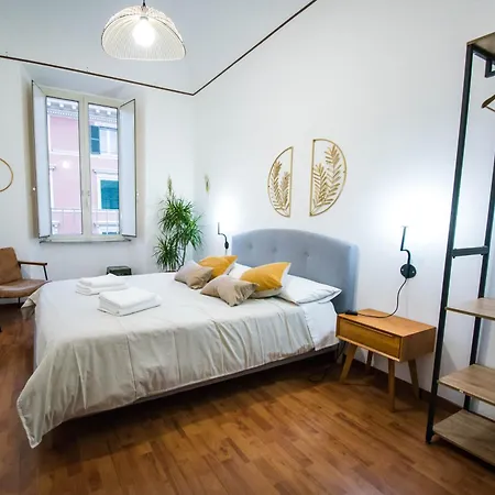 Tibullo House Apartament *